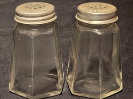 Vintage Indiana Glass Paneled Tapered Salt &amp; Pepper Shaker Set With Meta... - $7.68