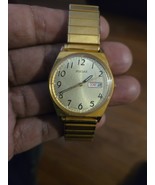 Vintage Pulsar V733-8A40 Men’s Quartz Watch – Gold Tone, Day/Date, Stret... - $573.12 MXN
