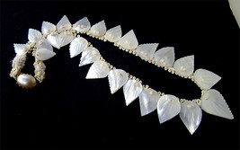 Vintage Carved MOP Leaf Necklace Choker Boho Jewelry 1940-50s - £22.67 GBP