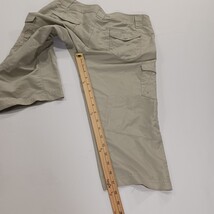 Columbia AL8198 Women's 2 Beige Hiking Polyester Capri Pants Cargo Shorts 30×17 image 9