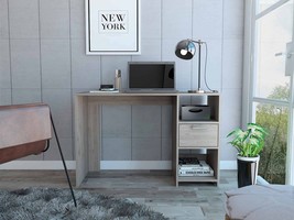 43&quot; Light Gray Computer Desk - $4,229.89 MXN