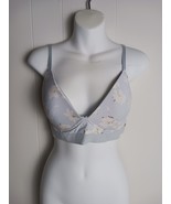 VINCE CAMUTO BLUE FLORAL BRA, WIRELESS, MEDIUM LINING, SIZE 36C - $183.70 MXN