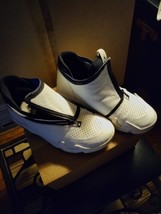Size 9.5 - Jordan Jumpman Hustle White Black - £19.11 GBP