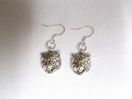 BOLD RAISED FACE ON TIGER HEAD BIG CAT SILVER ALLOY DANGLING CHARM EARRINGS - $3.99