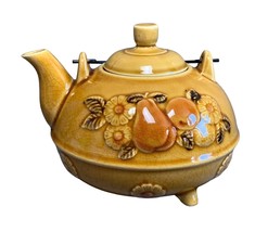 Vintage Japanese 70s Three-Toed Teapot With Fruit &amp; Flower Design - $377.21 MXN