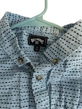 BILLABONG Shirt Men's Size L Blue Short Sleeve Button Up (Missing middle... - $23.75