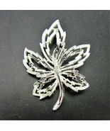 Vintage Costume Jewelry, Silver Tone Open Work Maple Leaf Brooch, PIN144 - £7.64 GBP