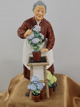 Royal Doulton Flora Figurine HN2349 Vintage 1965 - $2,886.47 MXN