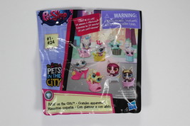 Littlest Pet Shop Pets in the City Puttin on the Glitz Figure Blind Bag ... - £6.32 GBP