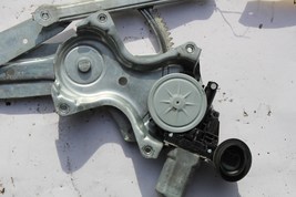 2009-2013 TOYOTA MATRIX FRONT RIGHT WINDOW REGULATOR MOTOR  R1964 image 3