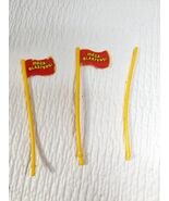 Vintage Matchbox Mega Blasters flag poles replacement part yellow red set - $293.50 MXN