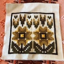 VTG Unfinished Needlepoint Canvas Pillow Kit Abstract Floral Yellow Brown Green - £10.65 GBP