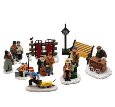 Christmas Village Accessories Mixed Lot Of 11 Pieces Several Dept 56 Fig... - $223.49 MXN