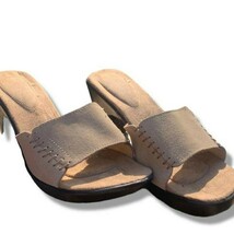 Vintage 90s Y2K NEW Never Worn Tan Beige Suede Women&#39;s Mules Sandals Hee... - $447.35 MXN