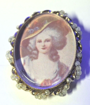 Vintage Lucite Cameo Portrait Brooch Pendant Goldtone - £7.18 GBP