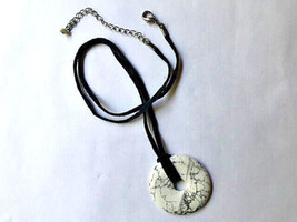 Polished Grey Veined Agate Donut Stone Necklace Black Suede 20&quot; - £7.82 GBP