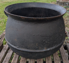 Antique Cast Iron Cauldron Pot Footed marked Aunt Dinah and 20 Double Gate mark - £639.95 GBP