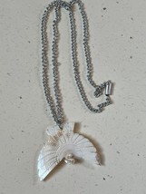 Vintage Lightweight Silvertone Chain w Large Carved Mother of Pearl Eagle Pendan - £10.29 GBP