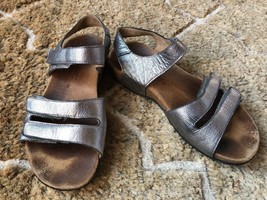 Vionic 7 Valencia Pewter Leather Orthaheel Flats Sandals - $24.70