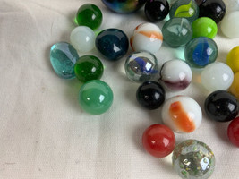 Lot Mixed Assortment of Glass Marbles Various Sizes Colors - £11.47 GBP