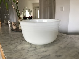 Vintage PYREX Hamilton Beach Racine Wisconsin Milk Glass Ribbed Bowl 8.5... - £14.50 GBP