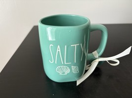 New Rae Dunn SALTY with Seashells Mug - $507.10 MXN