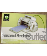 Cricut 29-0001 Personal Electronic Cutting Machine, Tested W Accessories - €29,81 EUR