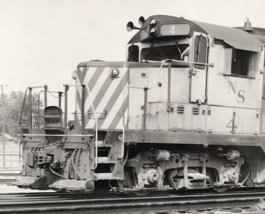 Norfolk Southern Railway Railroad NS #4 GP18 Electromotive Train Photo Atlanta - £7.49 GBP