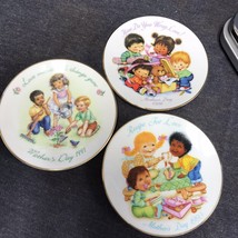 Vintage - LOT Of 3- Mothers Day AVON Mini Porcelain Collectors 5&quot; Plates 1991-93 - £7.76 GBP