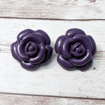 Vintage Clip On Earrings Dark Purple Flower 1&quot; - £12.75 GBP