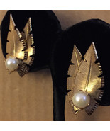 Vintage Mid Century Modern 1950s Gold Plate Prong Set Faux Pearl Nature ... - $640.27 MXN