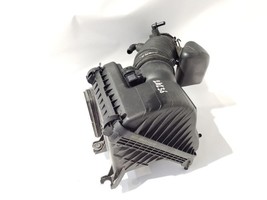 Air Cleaner Filter With Tube One Cracked Mount OEM 2014 Hyundai Azera90 Day W... - $24.75