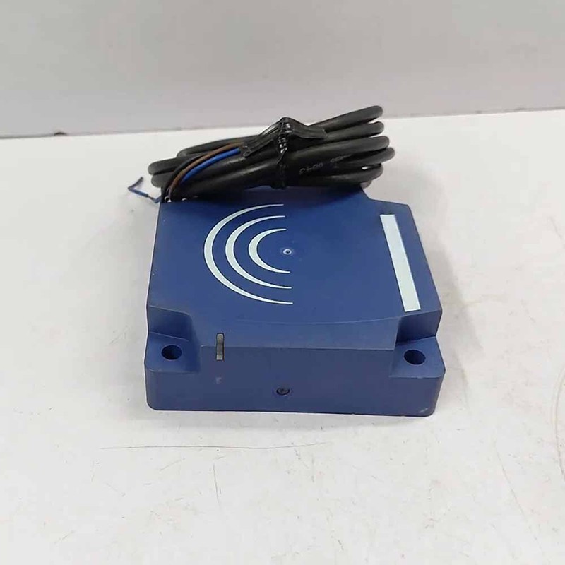 XS8C1A1PAL01M12 2A4PCM12 XS7C1A1PAM8 Proximity Sensor XS7D1A1PAM12 XS8D1A1PAL2 Item image 3