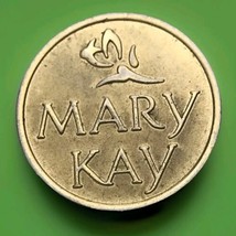 Mary Kay Vintage Pin Brooch Classic Round Gold Tone Logo - £9.54 GBP