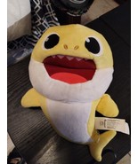 WowWee Pinkfong Baby Shark Singing Official Song Hand Puppet Plush Yello... - $325.39 MXN