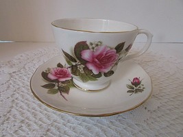 DUCHESS TEA CUP &amp; SAUCER MADE IN ENGLAND PINK ROSES WHITE GOLD RIM - $240.17 MXN
