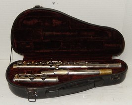 W.T. Armstrong Elkhart 104 5 488L Flute WITH HARD CASE Red Velvet Lining - £114.53 GBP