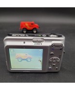 Nikon Coolpix L5 Silver Digital Camera Powers On Parts Only See Video - $13.50 CAD