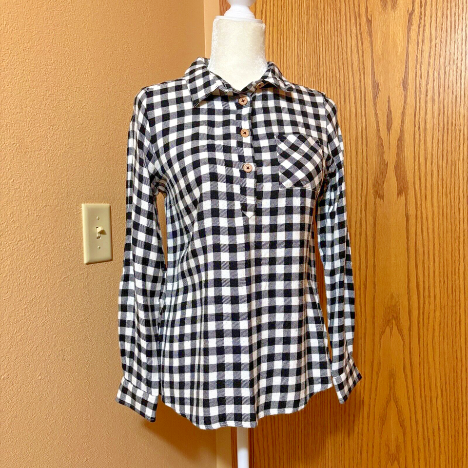 Matilda jane ladies sm. Joanna Gaines Blk/white long sleeve top - $18.00