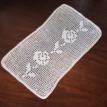 Vintage Estate Handmade Crochet Table Dresser Doily Approx 17x10&quot; Beige ... - $233.87 MXN