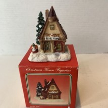 Vintage Ceramic Christmas House Figurine Bear House By Deer Merchandise 3.5&quot; H - £8.01 GBP
