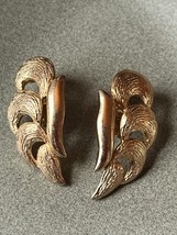 Monet Signed Ridged Goldtone Swirly Crescent Abstract Leaf Clip Earrings... - $13.09