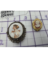 2 Vintage Carved &amp; Painted Cameo Brooches Pendant Gold-Tone Metal - €19,70 EUR
