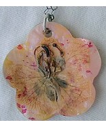 Handmade mother of pearl pendant - $605.71 MXN