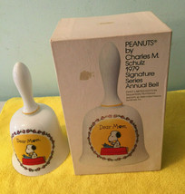 Vintage 1979 Peanuts Snoopy &quot;DEAR MOM&quot; Annual Bell Charlie Brown Mother&#39;s Day - £17.97 GBP