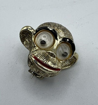 Pin/Brooch Monkey Head Gold Tone Floating Black Enamel Eyes .5 Inches - £11.14 GBP