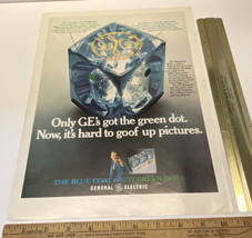 Vintage Print Ad GE Flash Cube Blue Coat Green Dot 1969 Ephemera 13.5&quot; x... - $11.75