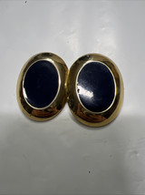 Gold Tone Navy Blue Oval Pierced Earrings Vintage - $290.14 MXN