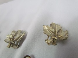 Vintage BSK Signed Leaf Brushed Gold Clip Earrings - £4.58 GBP