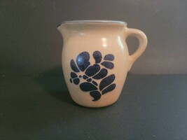 Vintage Pfaltzgraff Folk Art creamer pitcher - $143.53 MXN